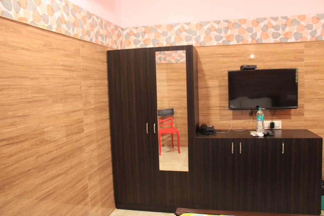Hotel Adhi Residency - Cleanliness & Friendliness Room Vl Vardharaja Temple Kanchipuram Exterior foto