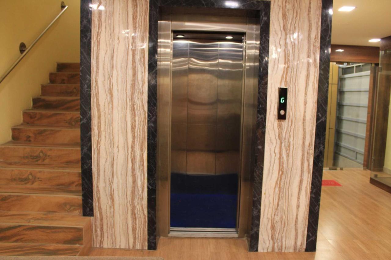 Hotel Adhi Residency - Cleanliness & Friendliness Room Vl Vardharaja Temple Kanchipuram Exterior foto