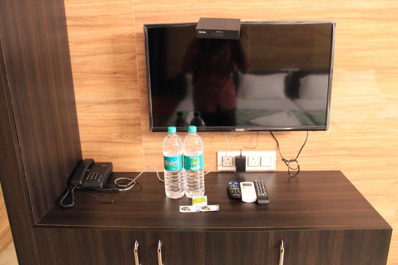 Hotel Adhi Residency - Cleanliness & Friendliness Room Vl Vardharaja Temple Kanchipuram Exterior foto